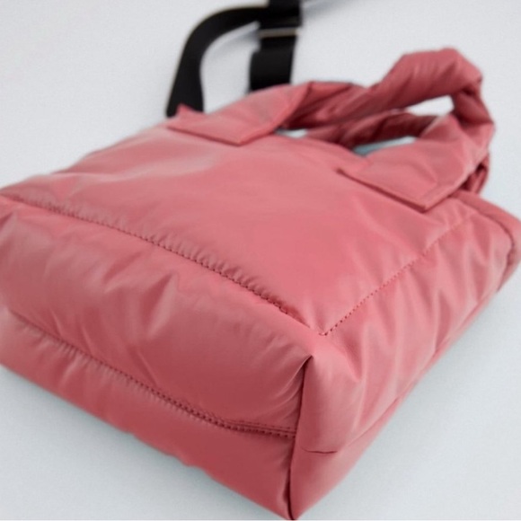 NWT Zara quilted nylon puffer pink mini bag - Picture 3 of 12